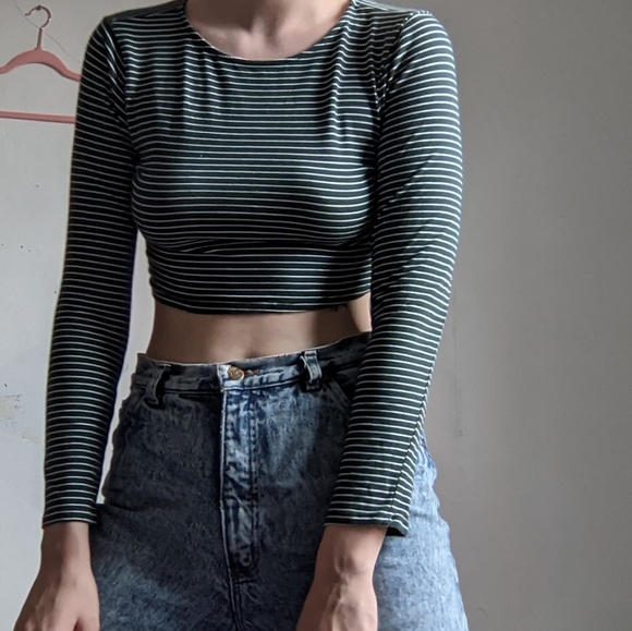 Striped Green Crop Top Long Sleeves - Picture 1 of 7